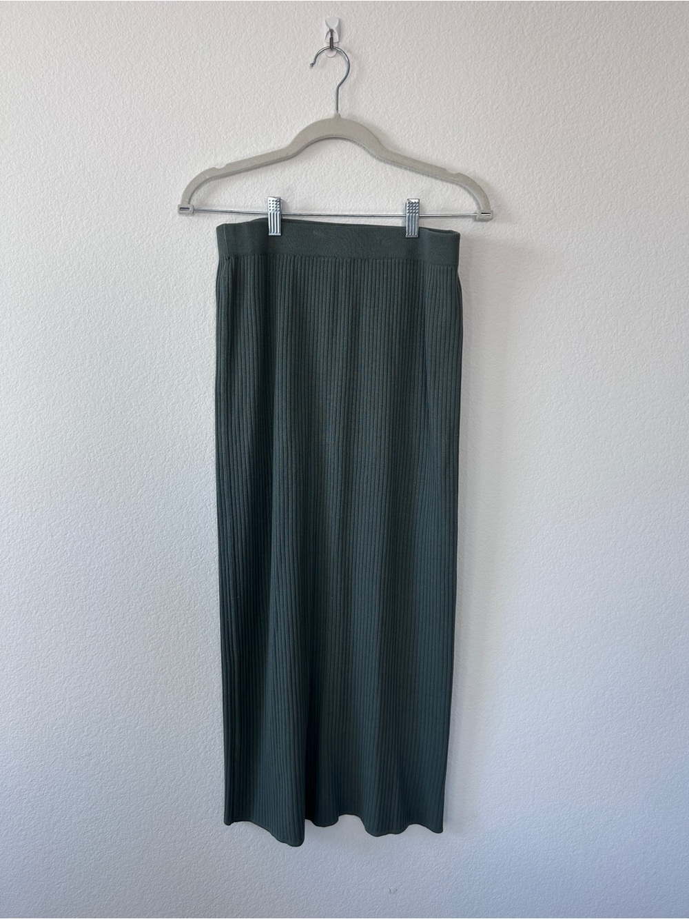 Wishlist Ribbed Maxi Skirt in Olive Green